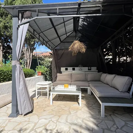Apartment Superbe Avec Terrasse Jardin Et Parking Prive Saint-Tropez