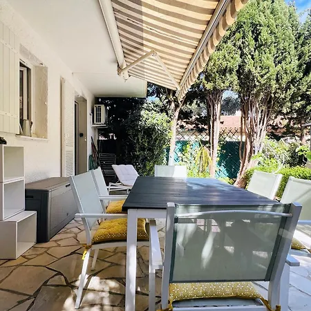 Superbe Avec Terrasse Jardin Et Parking Prive * Saint-Tropez