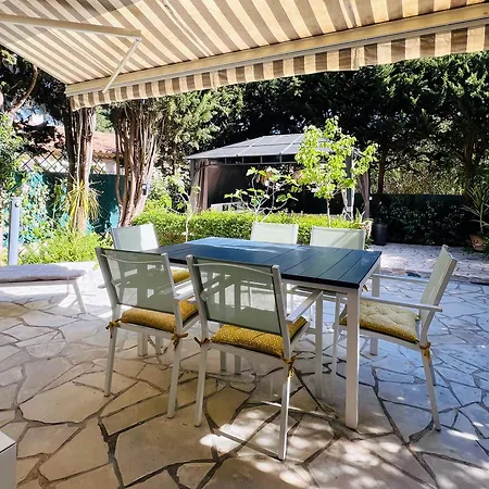 Superbe Avec Terrasse Jardin Et Parking Prive * Saint-Tropez